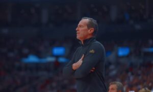 Kenijs Atkinsons arī nākamsezon paliks Cavs treneris