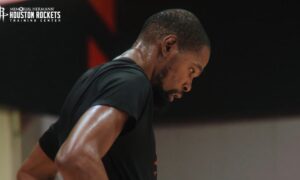 Kevins Durants izlaida 1. spēli pret Lakers ceļgala savainojuma dēļ, vai tas ir nopietns ārsts?