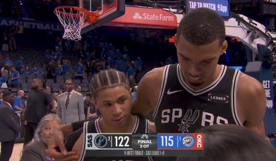 Piezīmes Thunder — Spurs (1. spēle): tas ir stāsts par citplanētieti, mazuli un plikpaurību