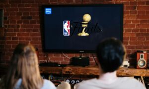 NBA fināls 2026: kurā kanālā sekot sērijai starp Spurs un Knicks?