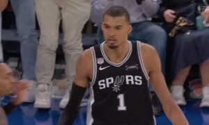 Spurs atbild Ņujorkai, Viktoram Vembanjamai atbildīgā: 2-1! (111-115)