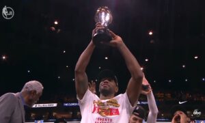 Kavi Lenards atgriežas Raptors, izvēloties “mantojumu”