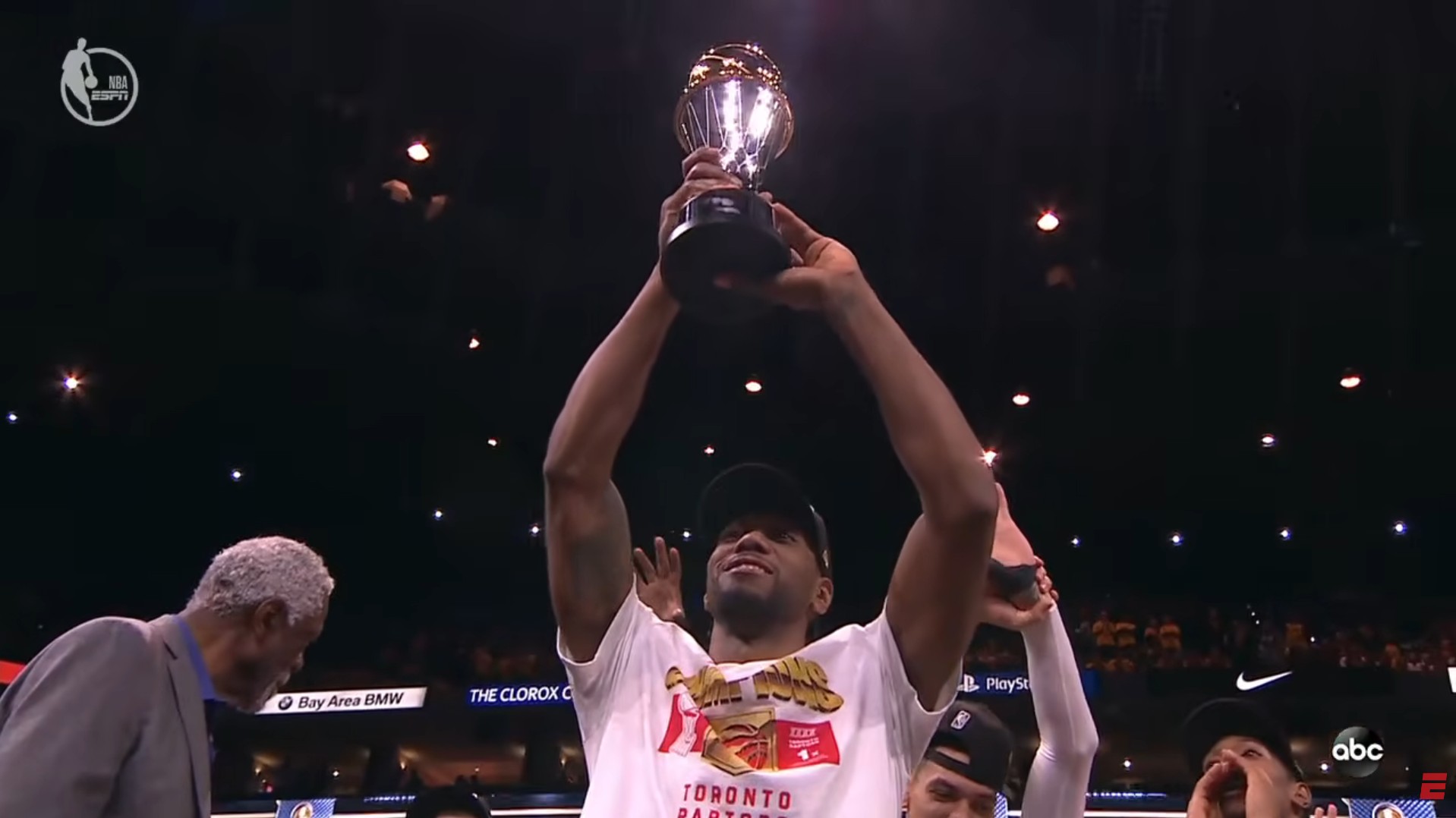 Kavi Lenards atgriežas Raptors, izvēloties "mantojumu"