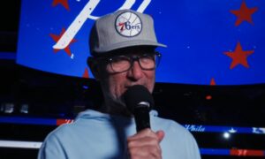 Tikko aizgājis pensijā, Sixers diktors beidzot ir atgriezies uz vēl vienu sezonu!