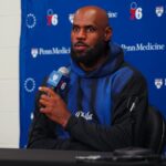 NBA pirmssezona: Lebrons Džeimss šonakt uzsāk darbību ar Sixers (1 stunda)
